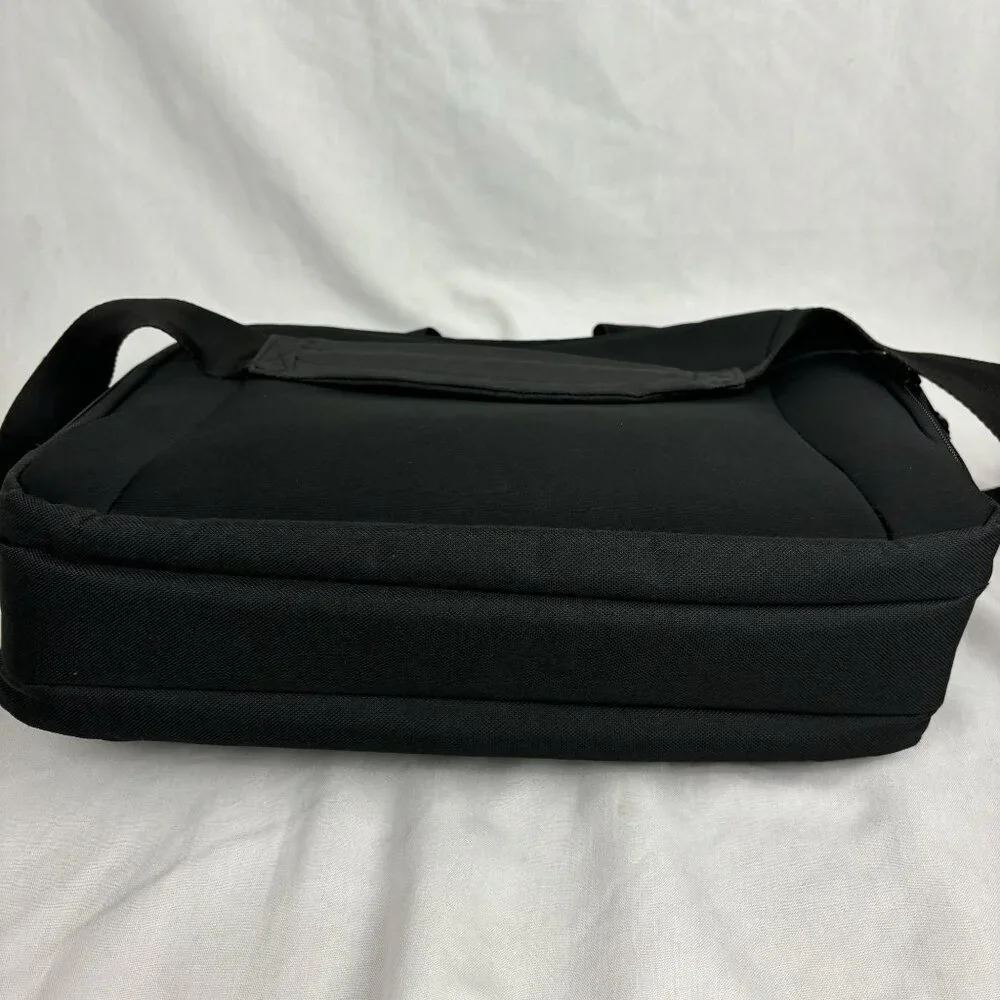 SwissGear Wenger Black & Gray Laptop Bag - Multiple Compartments Durable Fabric. - Picture 15 of 16
